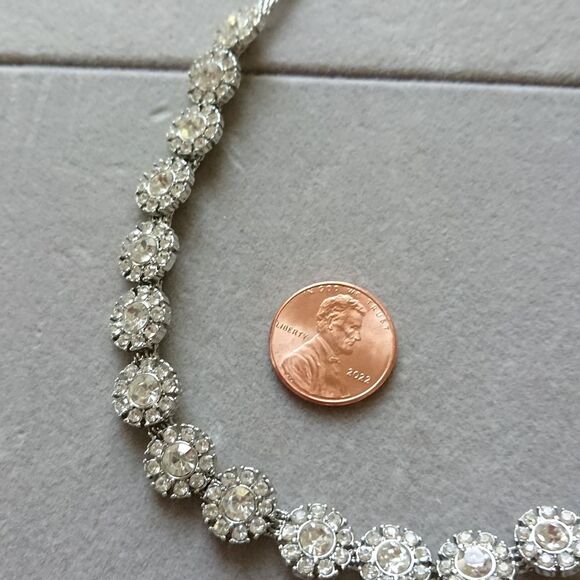 Macy's Cubic Zirconia silver flowers choker - Picture 7 of 10